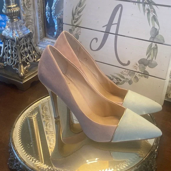 Vintage Signature Blush and Cream Dana Stiletto Heels Size 9 - Picture 6 of 15